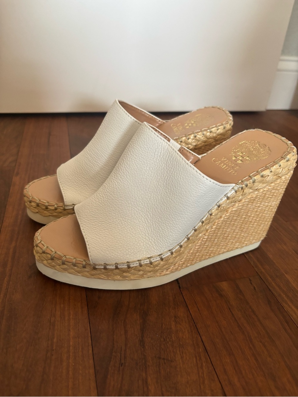 Vince Camuto- SZ 7 NWOT Brissia Espadrille Wedge Mules White Leather.